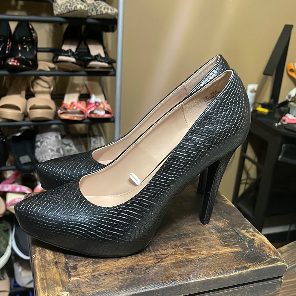 Bcbg Platform Pump